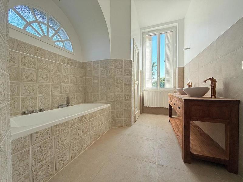 Manoir - 448 m² - 12 pièces