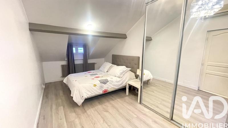 Maison - 201 m² - 7 pièces