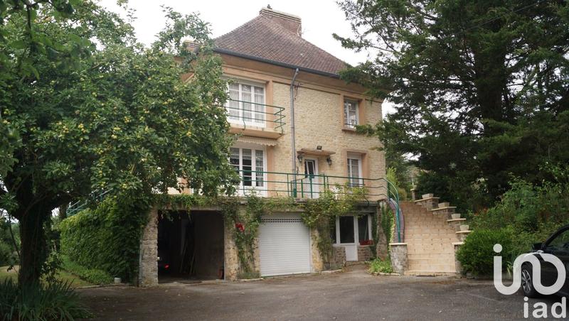 Maison - 275 m² - 13 pièces