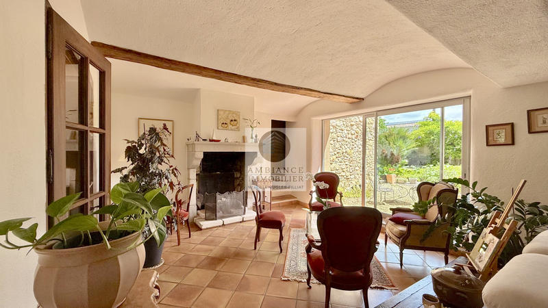 Maison - 214 m² - 10 pièces