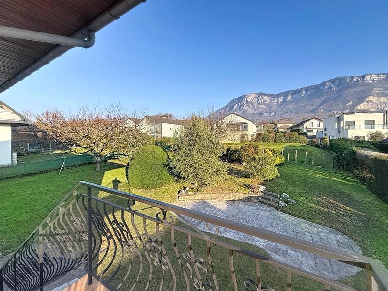 Maison - 220 m² - 5 pièces