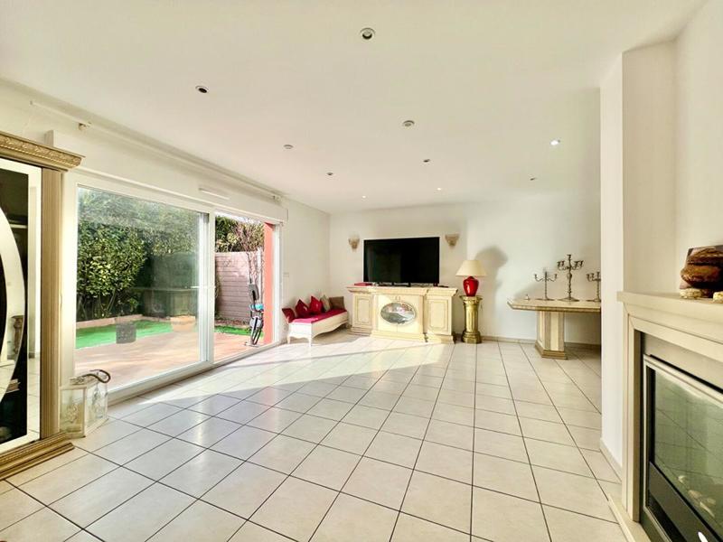 Maison - 98 m² - 5 pièces