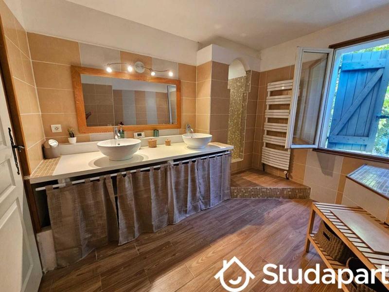 Chambre - 12 m² - 1 pièce