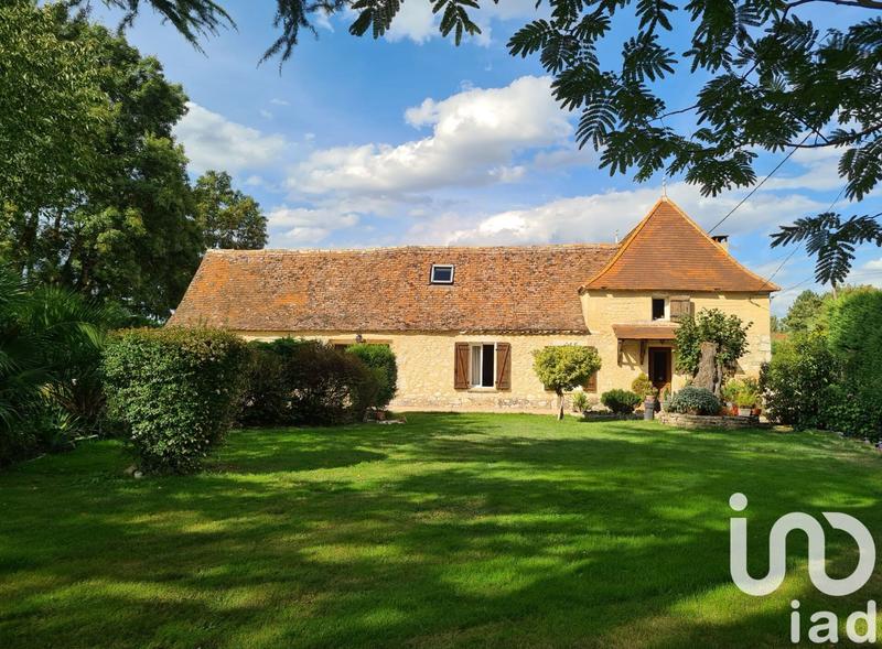 Maison - 240 m² - 6 pièces