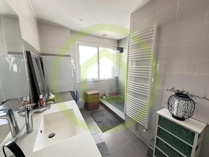 Appartement - 120 m² - 5 pièces