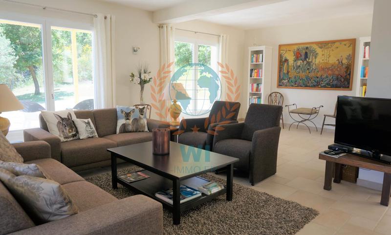 Maison - 210 m² - 6 pièces