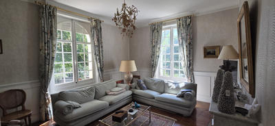 Villa - 238 m² - 8 pièces