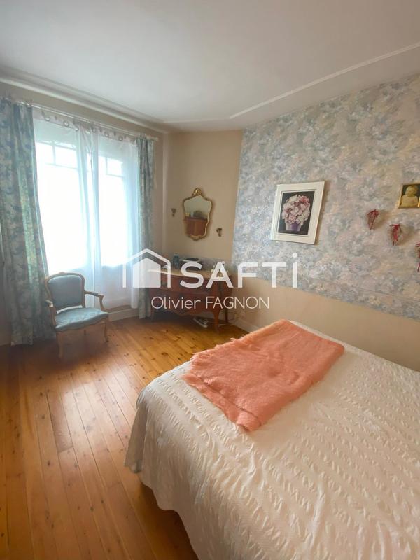 Maison - 215 m² - 10 pièces