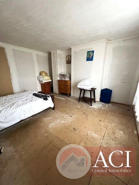 Maison - 211 m² - 7 pièces