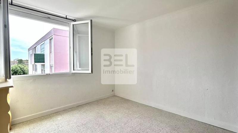 Appartement - 81 m² - 5 pièces