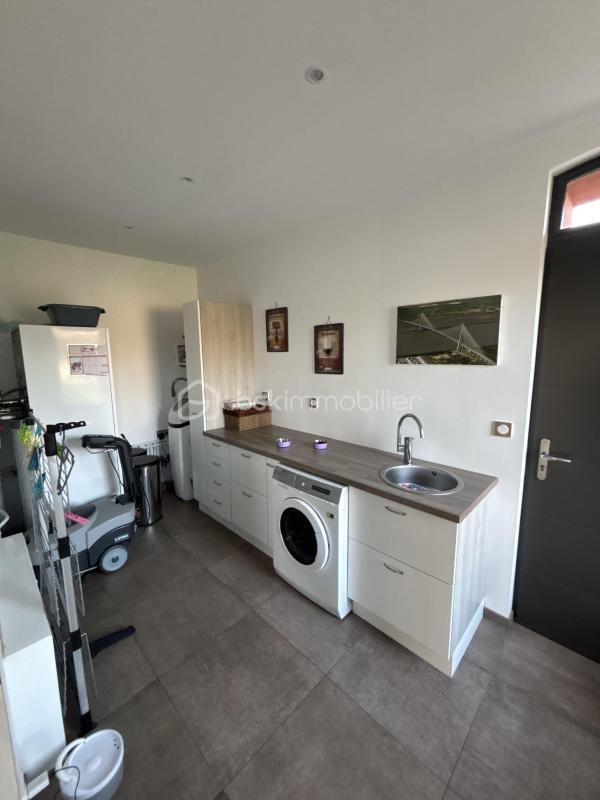 Maison - 460 m² - 12 pièces