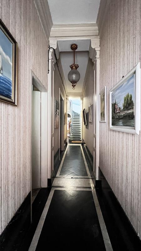 Maison - 218 m² - 8 pièces