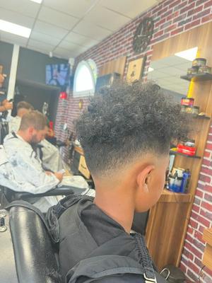 Briis Barber