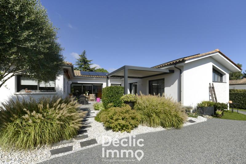 Maison - 204 m² - 5 pièces