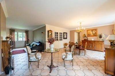 Maison - 200 m² - 9 pièces