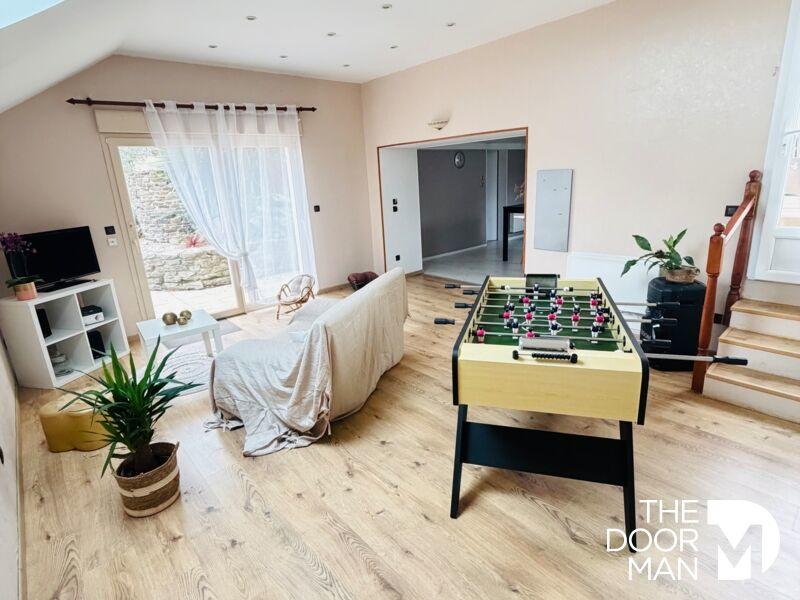 Maison - 205 m² - 8 pièces