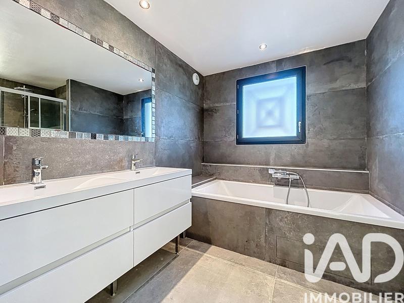 Maison - 147 m² - 5 pièces