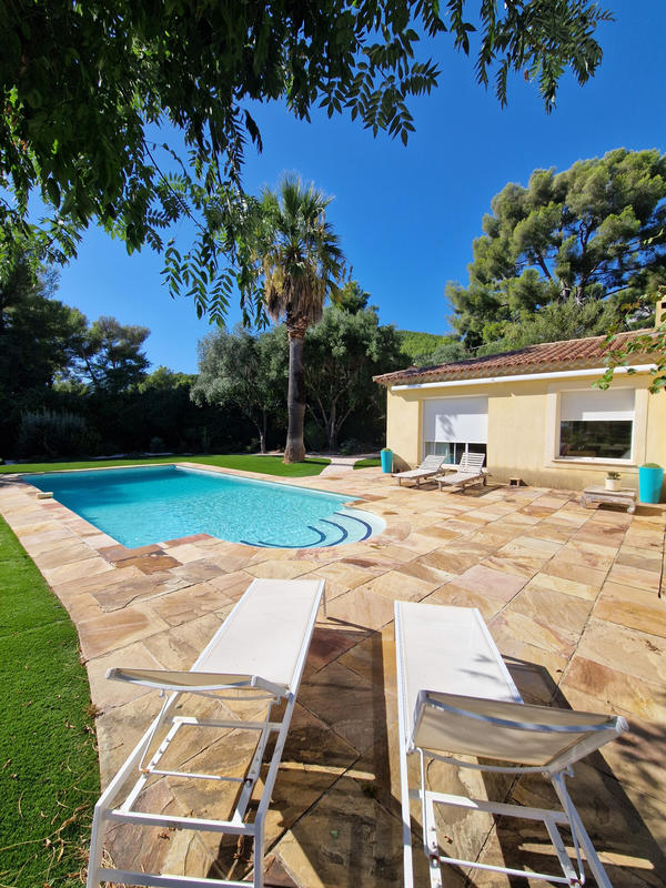 Maison - 205 m² - 6 pièces