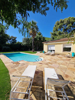 Maison - 205 m² - 6 pièces