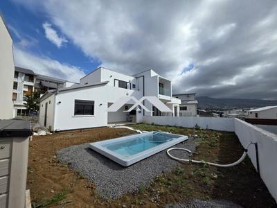 Villa - 90 m² - 4 pièces