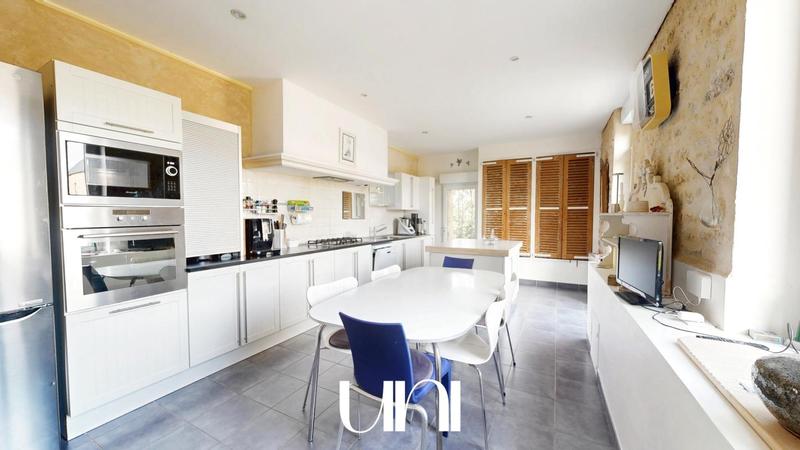 Propriété - 415 m² - 15 pièces