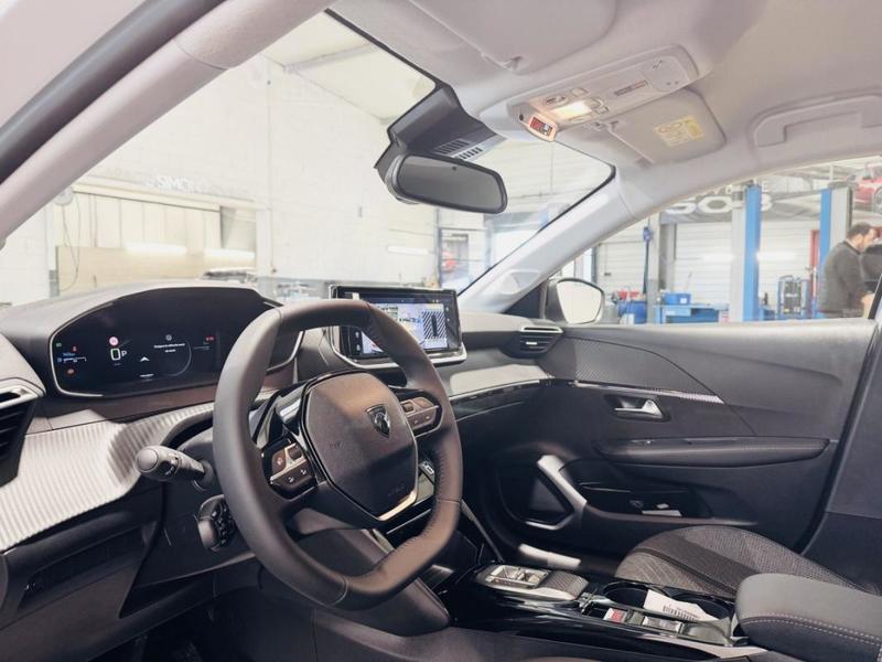 Peugeot 208 II Hybrid 110 e-Dcs6 Allure + 1920€ Options