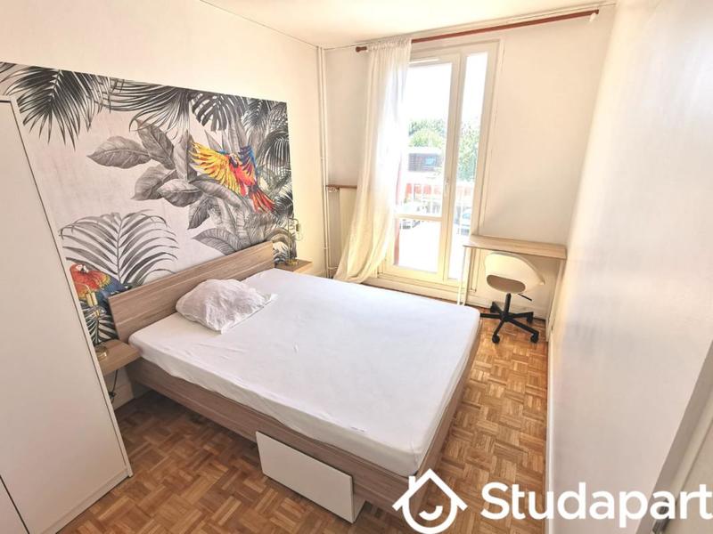 Chambre - 12 m² - 1 pièce