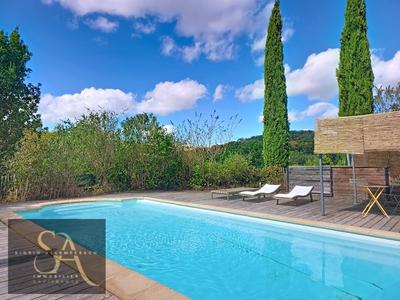 Propriété - 339 m² - 12 pièces