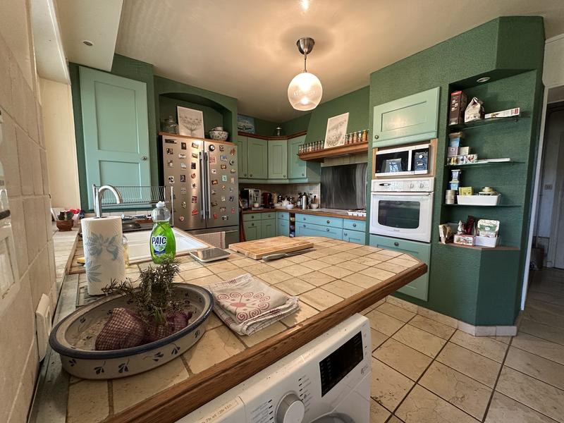 Propriété - 540 m² - 17 pièces