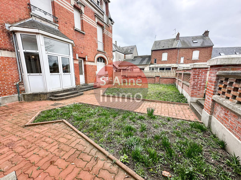 Maison - 300 m² - 12 pièces