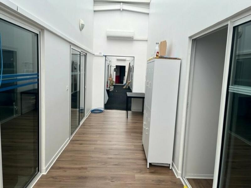 Local d'activité / Entrepôt - 826 m²