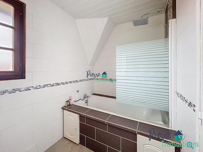 Maison - 200 m² - 5 pièces