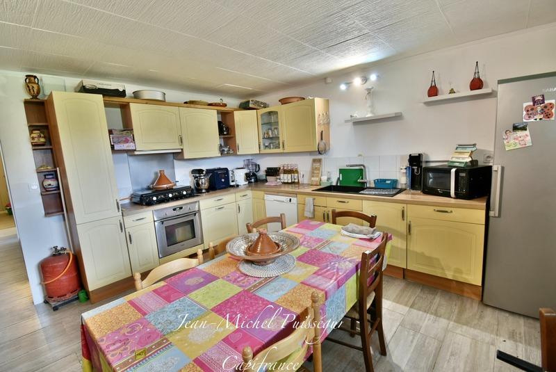 Maison - 230 m² - 8 pièces