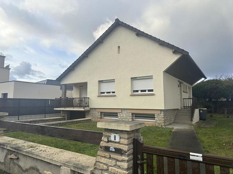 Maison - 90 m² - 5 pièces