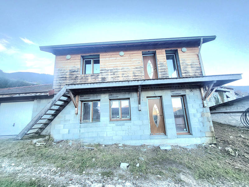 Maison - 90 m² - 6 pièces