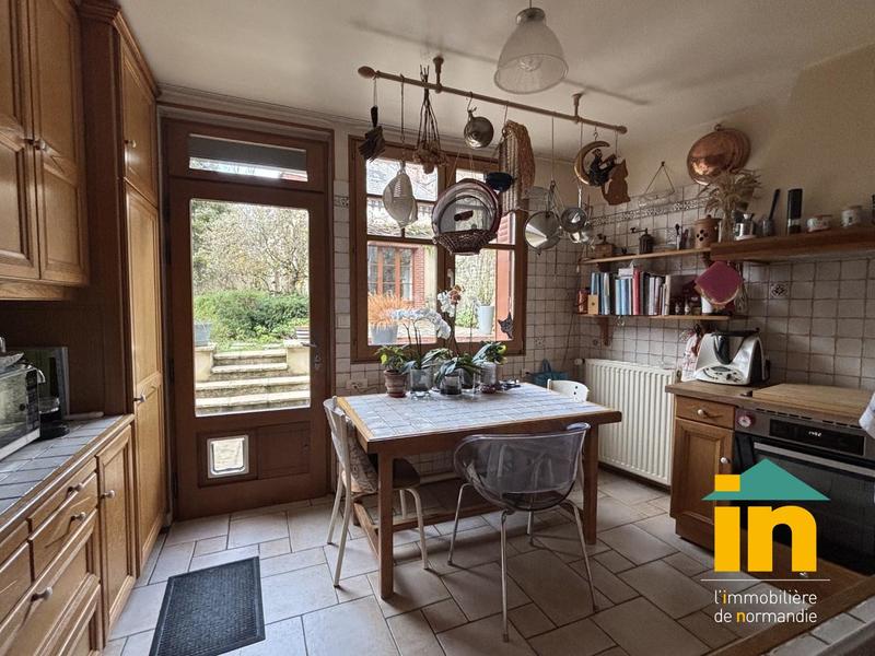 Maison de ville - 262 m² - 11 pièces