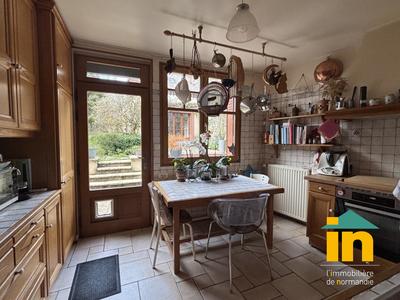 Maison de ville - 262 m² - 11 pièces