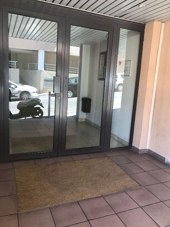 Studio - 19 m² - 2 pièces