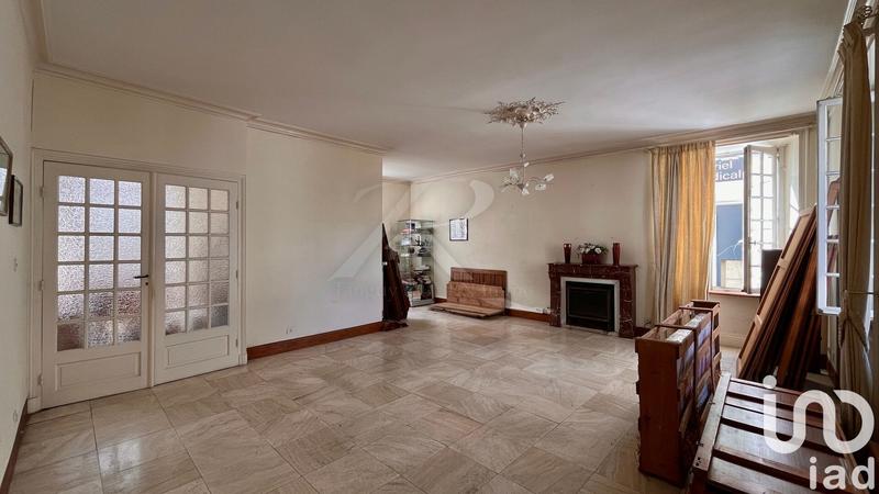 Maison - 212 m² - 8 pièces