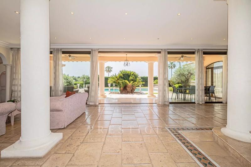 Maison - 347 m² - 7 pièces