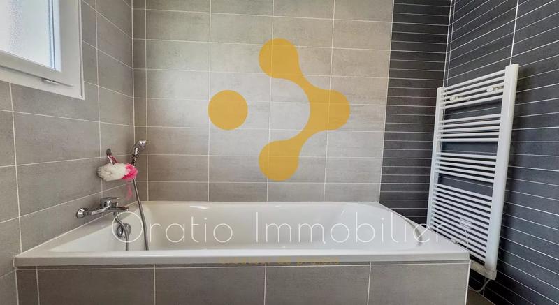 Maison - 104 m² - 5 pièces