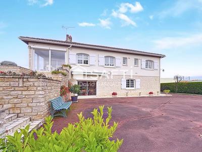 Maison - 177 m² - 7 pièces