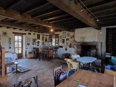 Corps de ferme - 222 m² - 9 pièces