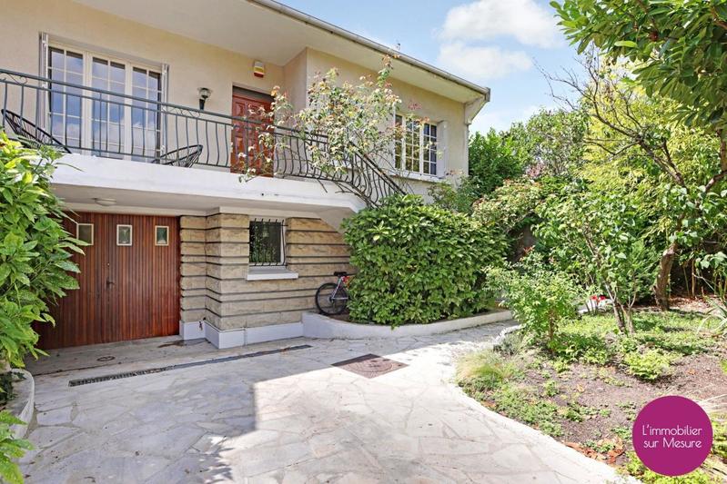 Maison - 250 m² - 7 pièces