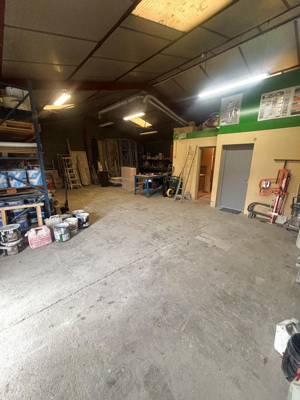Entrepôt - 100 m² - 3 pièces