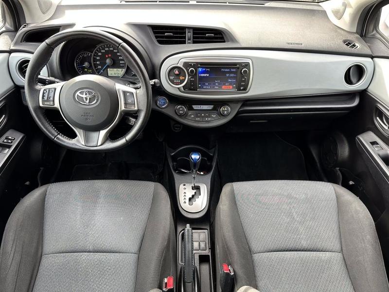 Toyota Yaris France 1.5 VVTi 16v Hsd Hybrid 100h E-Cvt 75 cv Boîte auto