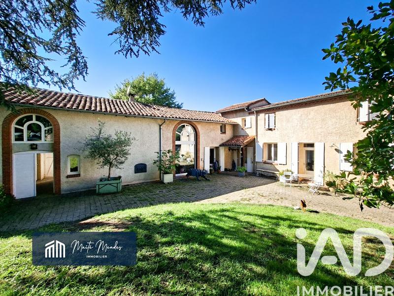 Maison - 231 m² - 9 pièces