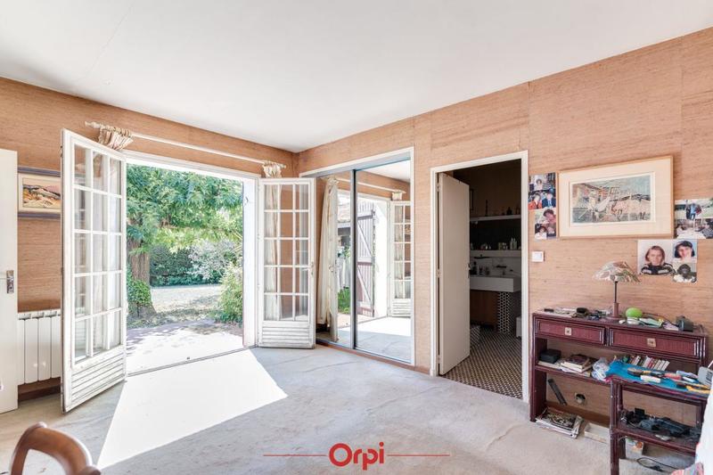 Propriété - 205 m² - 6 pièces