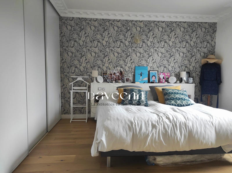 Maison traditionnelle - 163 m² - 6 pièces