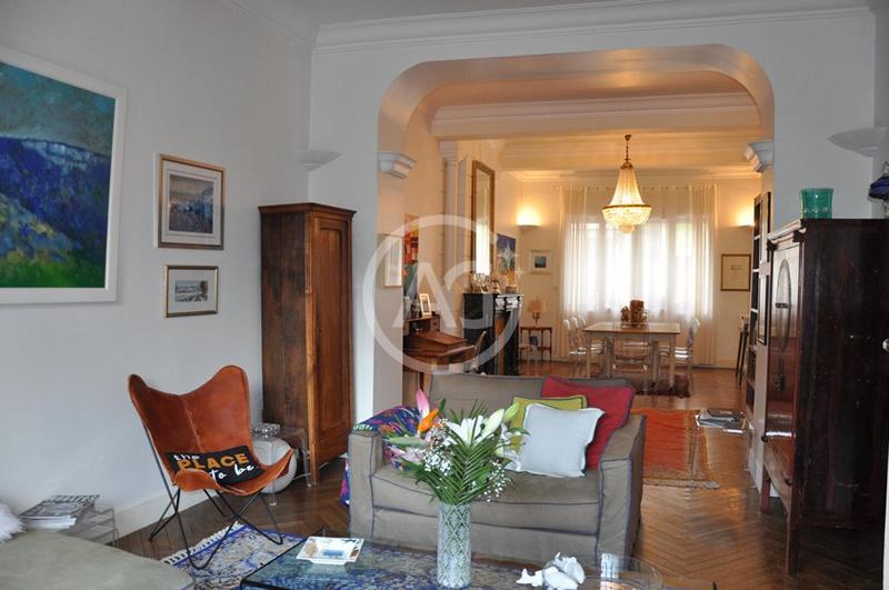 Maison - 336 m² - 10 pièces